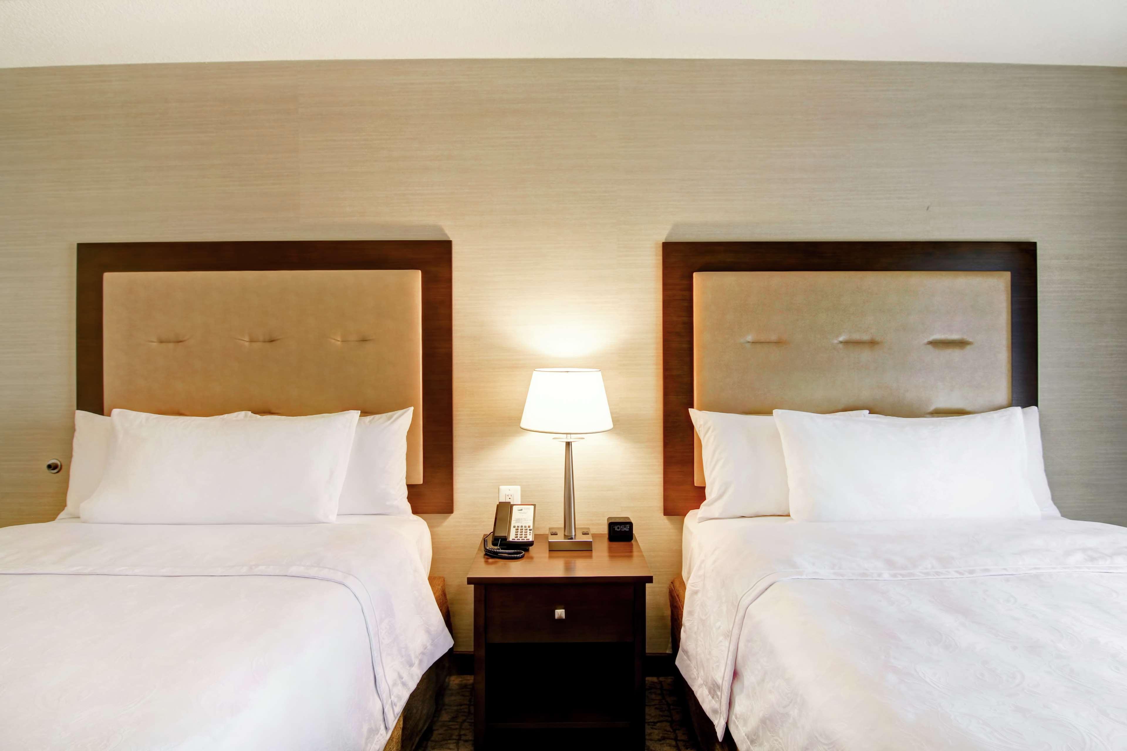 Homewood Suites By Hilton Woodbridge Bagian luar foto