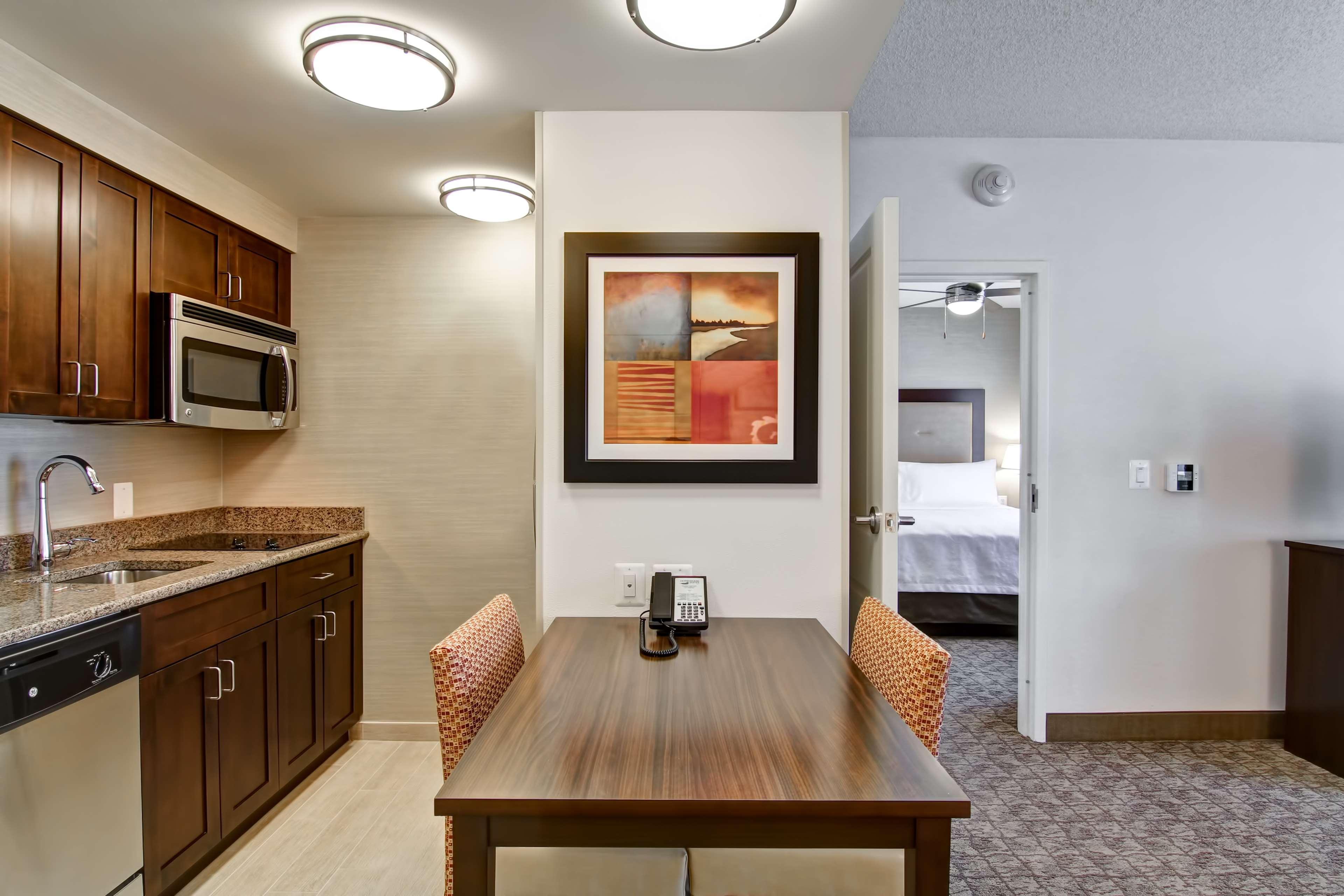 Homewood Suites By Hilton Woodbridge Bagian luar foto