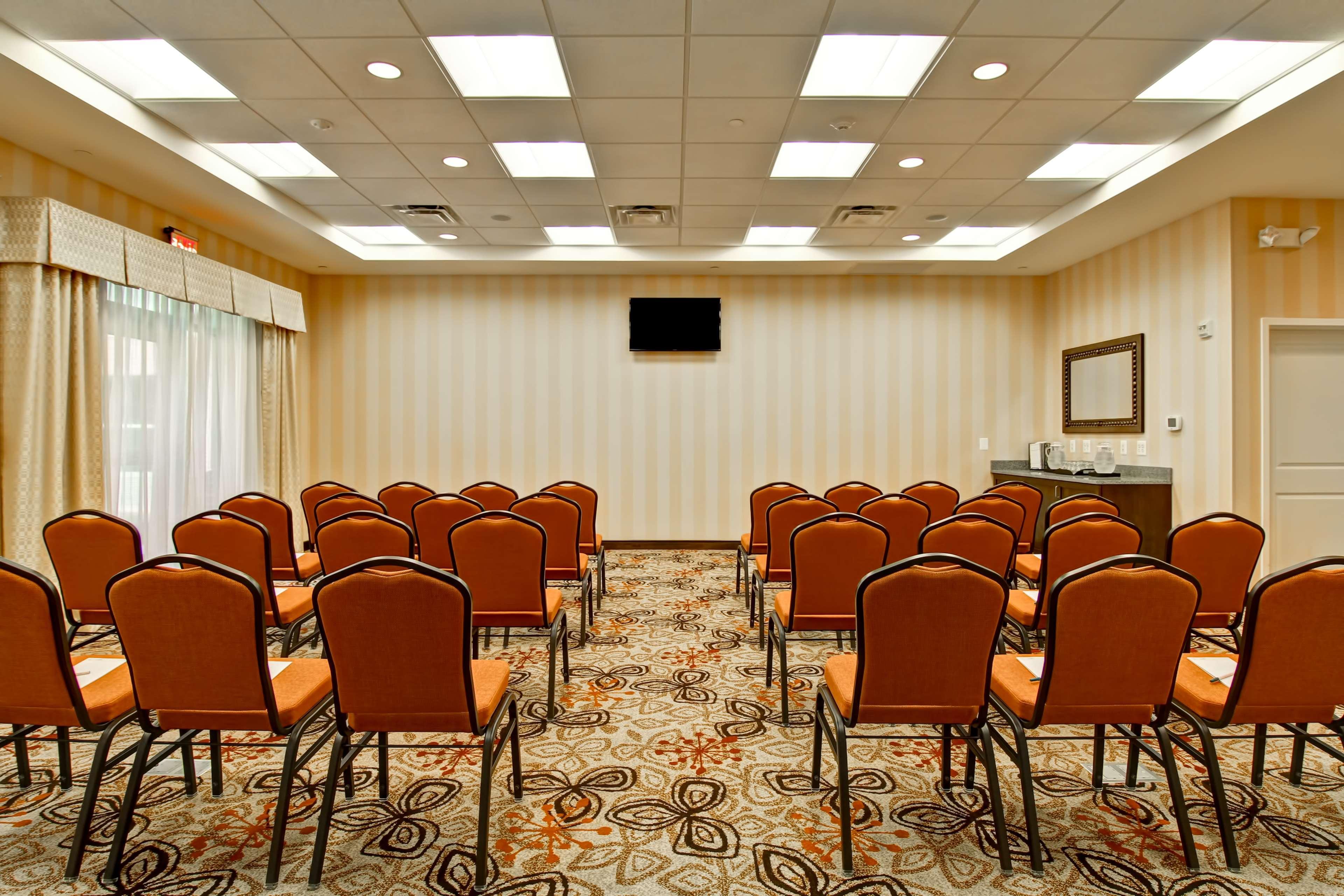 Homewood Suites By Hilton Woodbridge Bagian luar foto