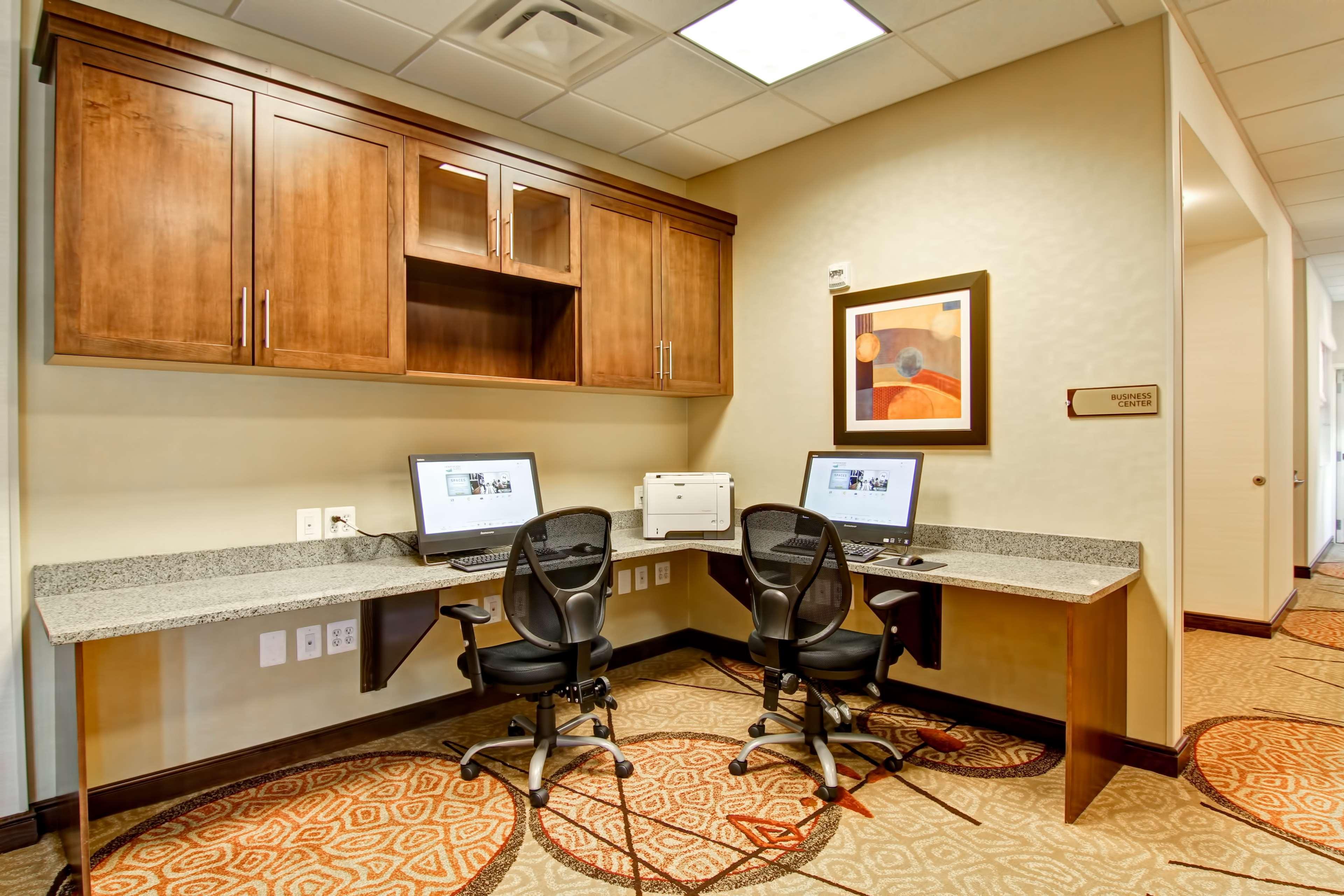 Homewood Suites By Hilton Woodbridge Bagian luar foto