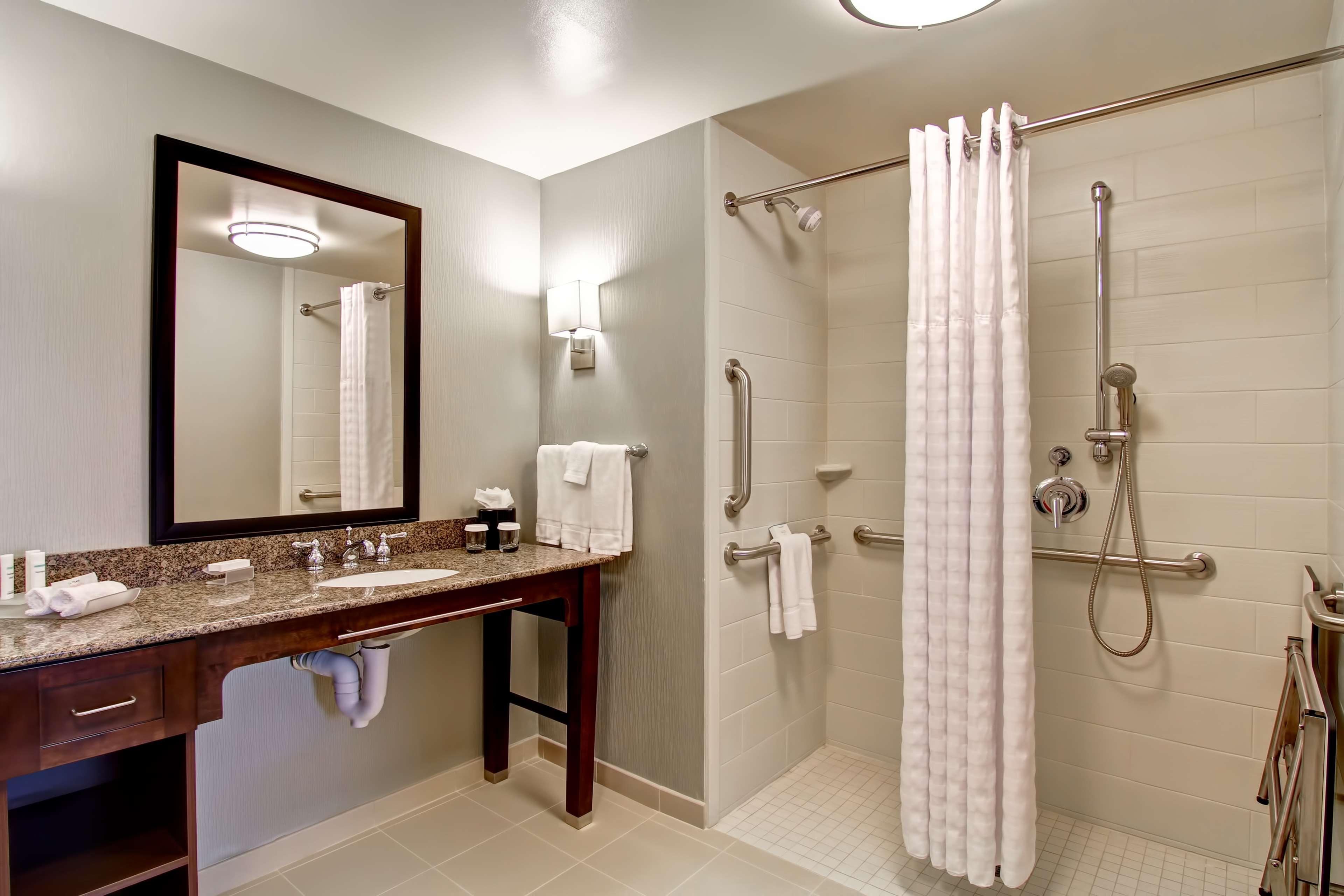 Homewood Suites By Hilton Woodbridge Bagian luar foto