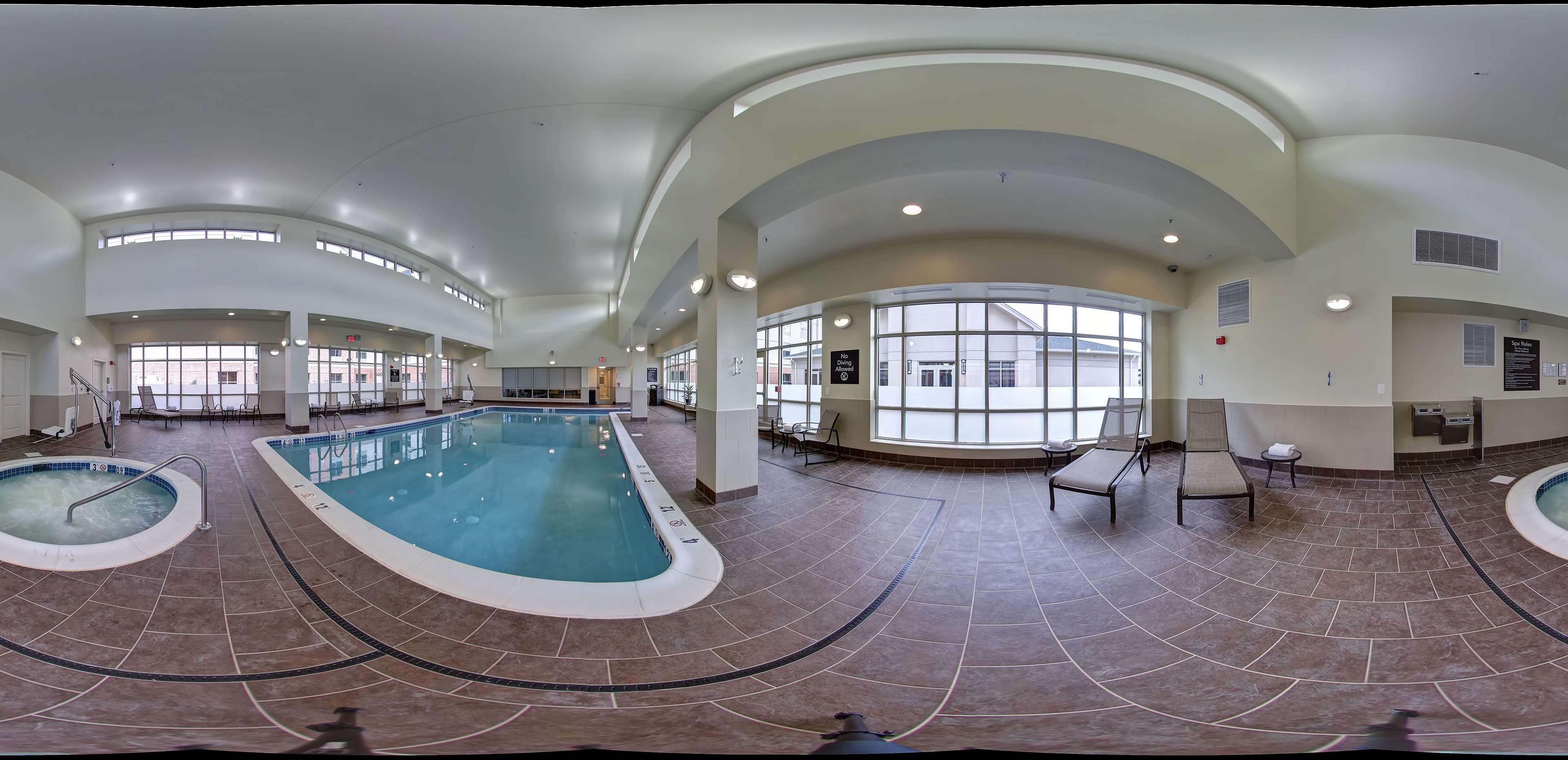 Homewood Suites By Hilton Woodbridge Bagian luar foto
