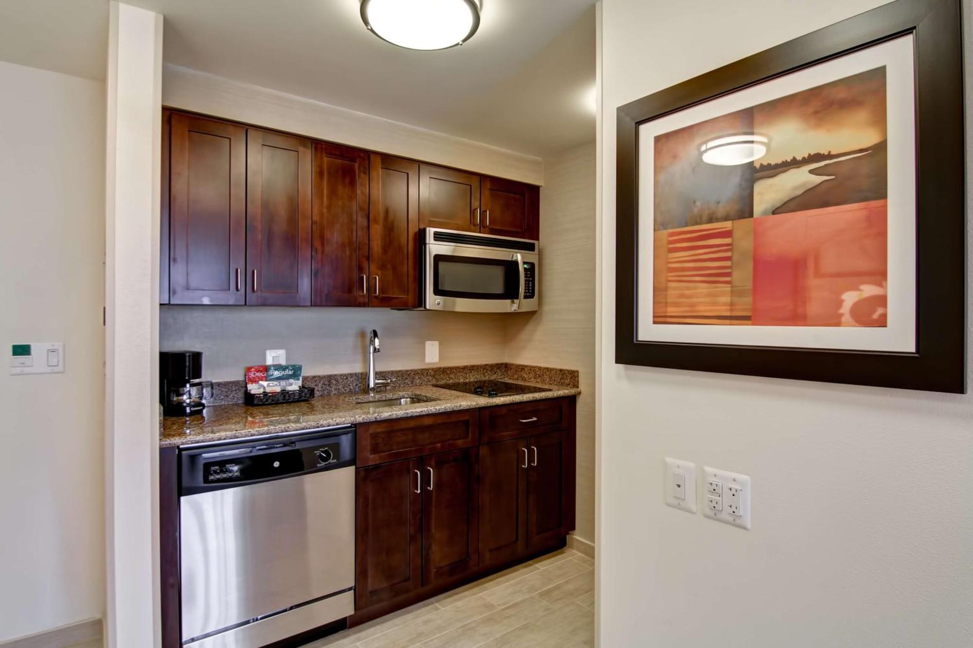 Homewood Suites By Hilton Woodbridge Bagian luar foto
