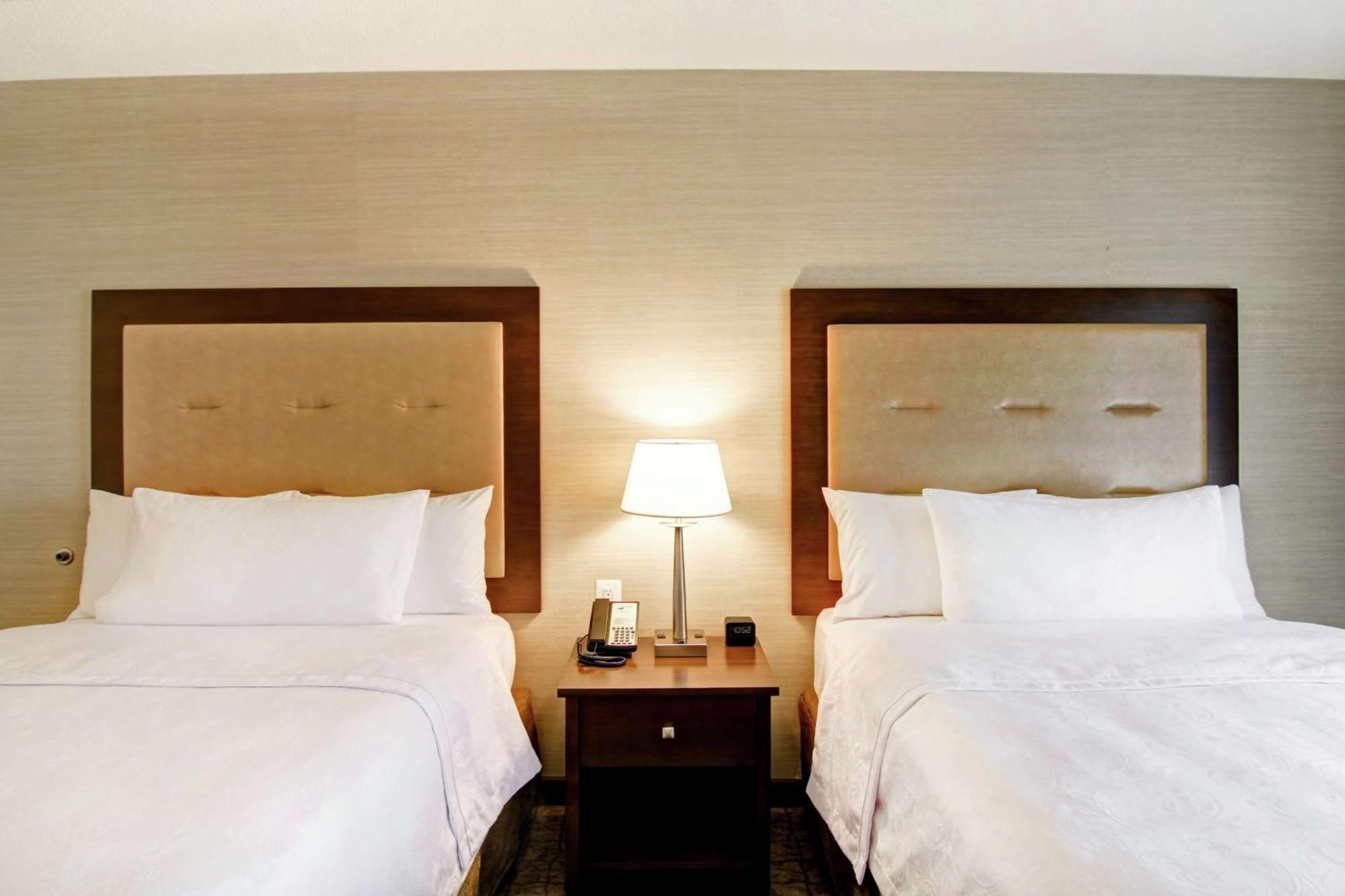 Homewood Suites By Hilton Woodbridge Bagian luar foto